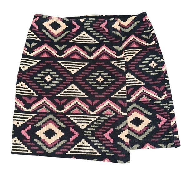 Hollister Dresses & Skirts - Hollister Aztec Geometric Print Black & Pink Mini Stretch Tube Skirt Size Small